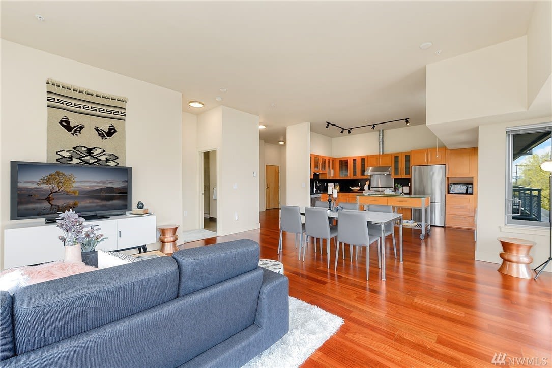 530 Broadway E #324