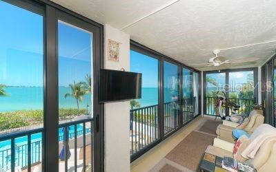11 SUNSET DR #101