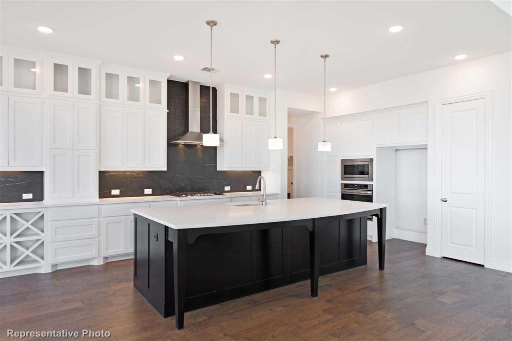 2835 Maple Oak Lane