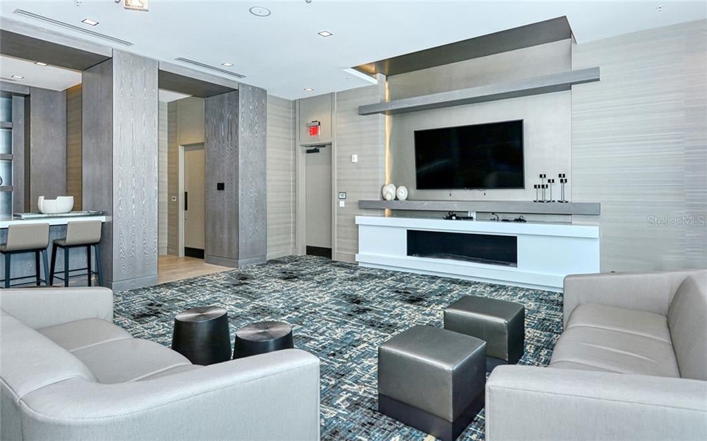 111 S Pineapple Ave #821