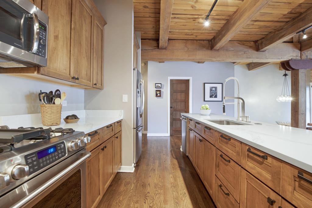 811 W Aldine Avenue # 2N