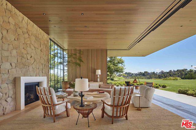 Brentwood Modern by Noah Walker AIA