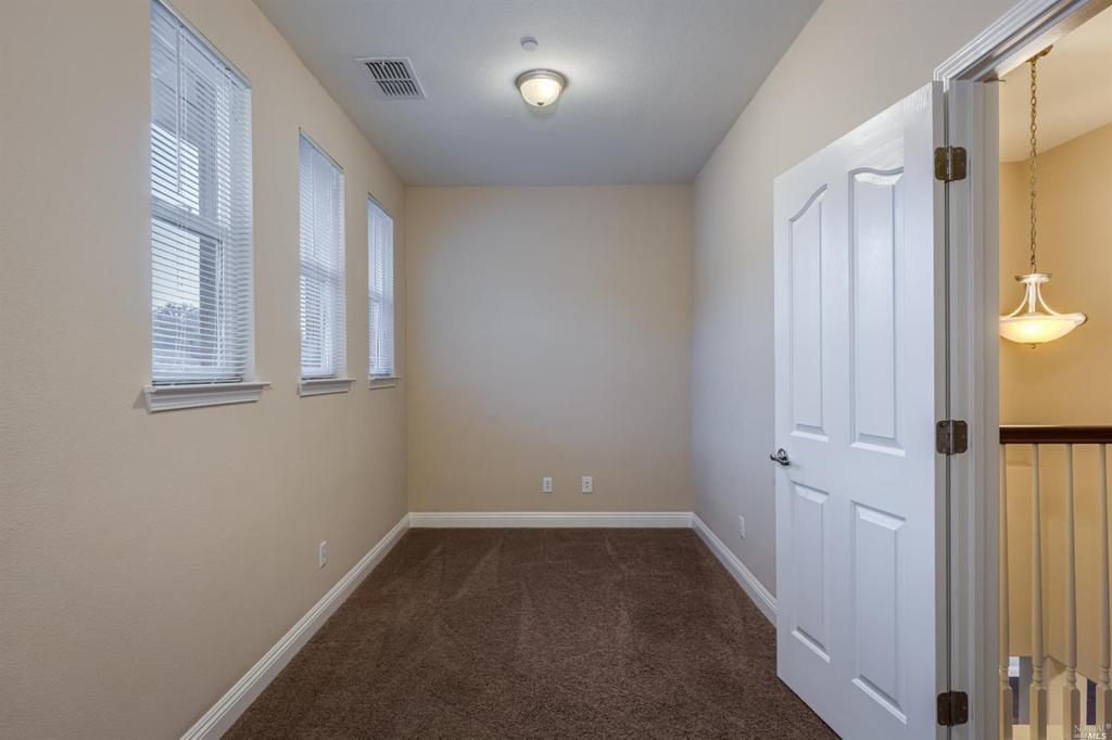 221 Jacquelyn Ln