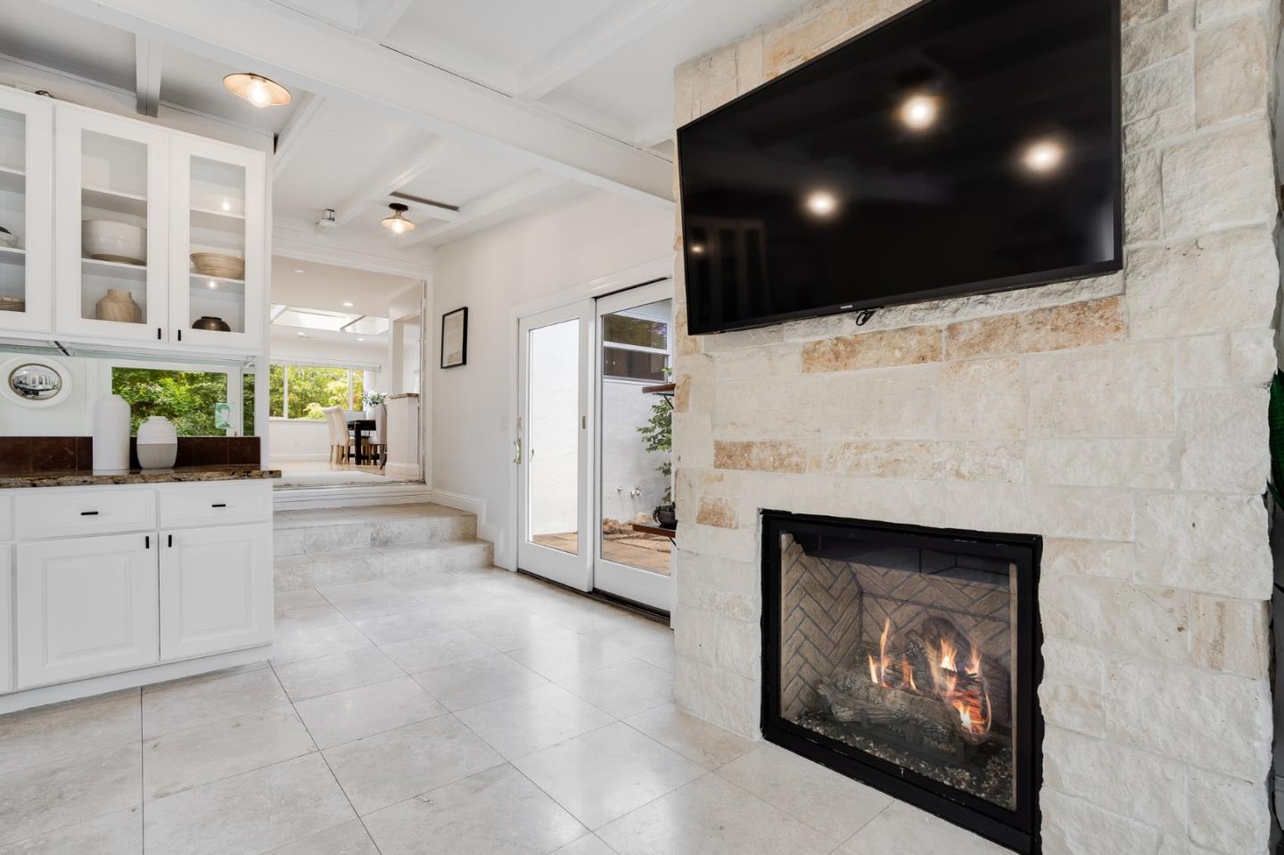 15720 Loma Vista Ave, Los Gatos, CA 95032-3637