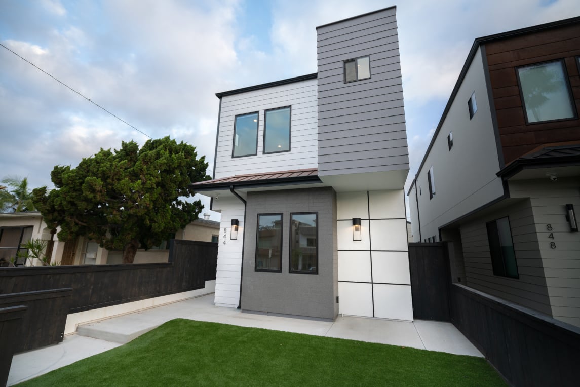 844 Opal St