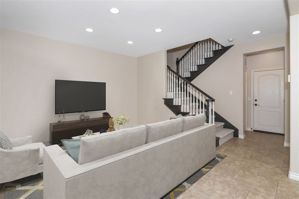 15740 Paseo Del Sur