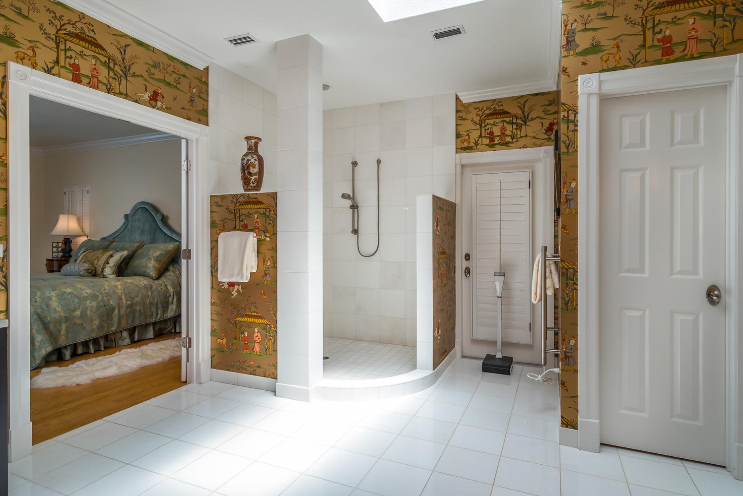 1329 Vista Dr
