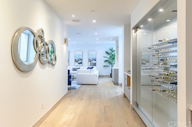 212 The Strand