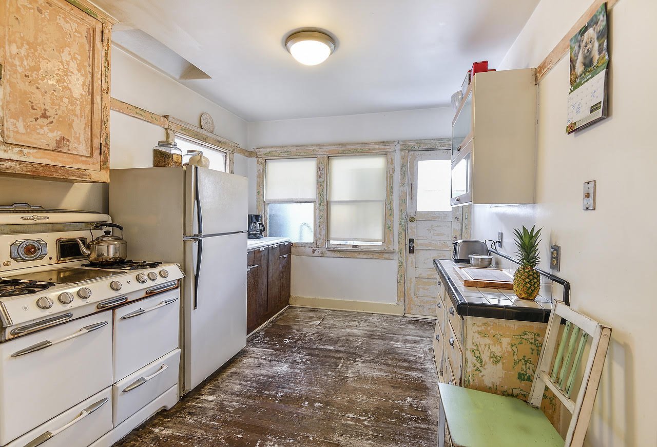 901 N Orange Grv