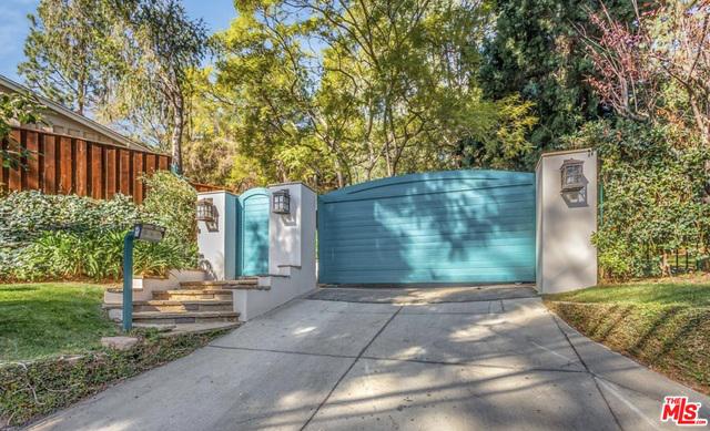 Traditional Beverly Hills Lease