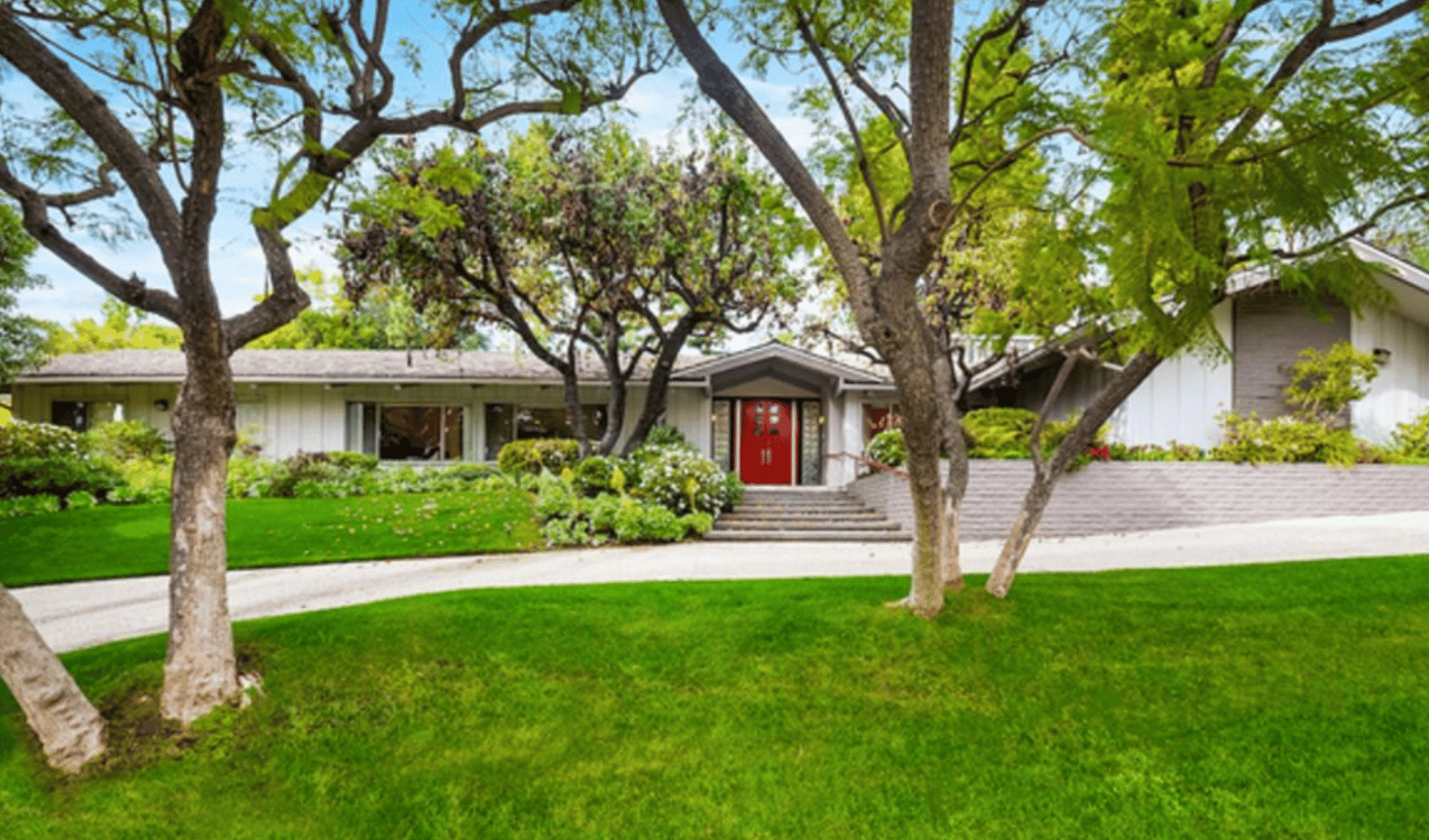 811 Hillcrest 