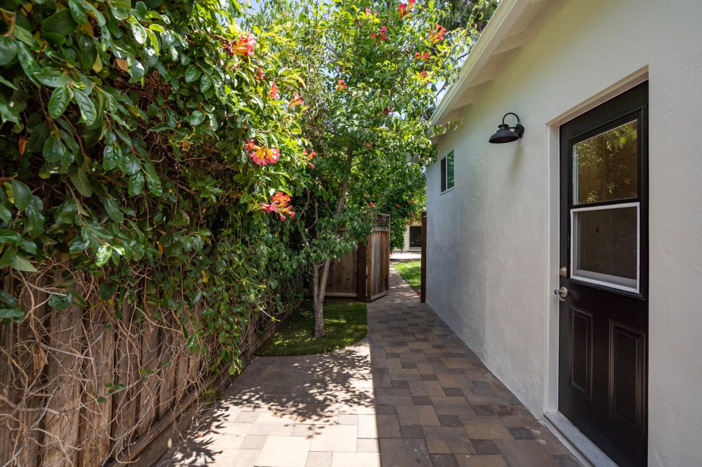 15720 Loma Vista Ave, Los Gatos, CA 95032-3637