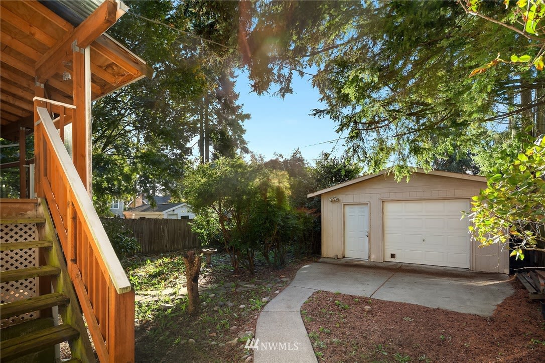 9107 8th Avenue NE