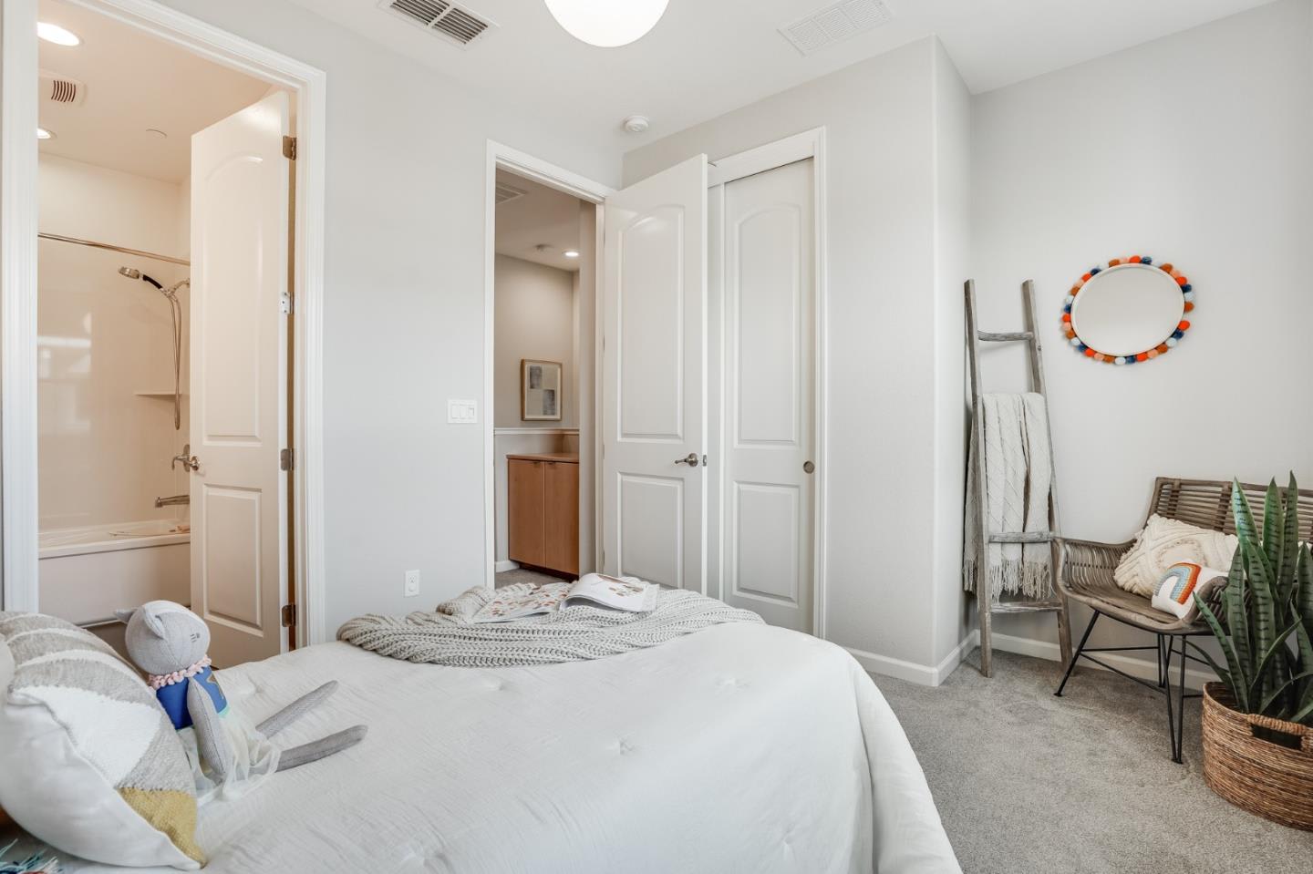 1655 Latitude Dr, #3