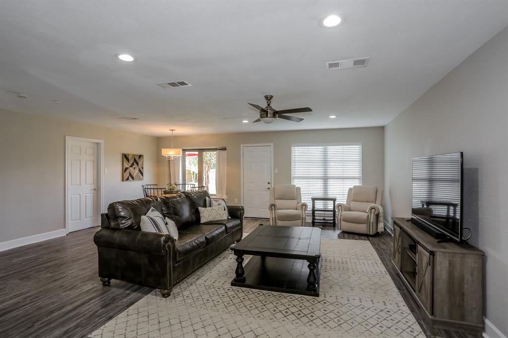 215 Acorn Tree Court