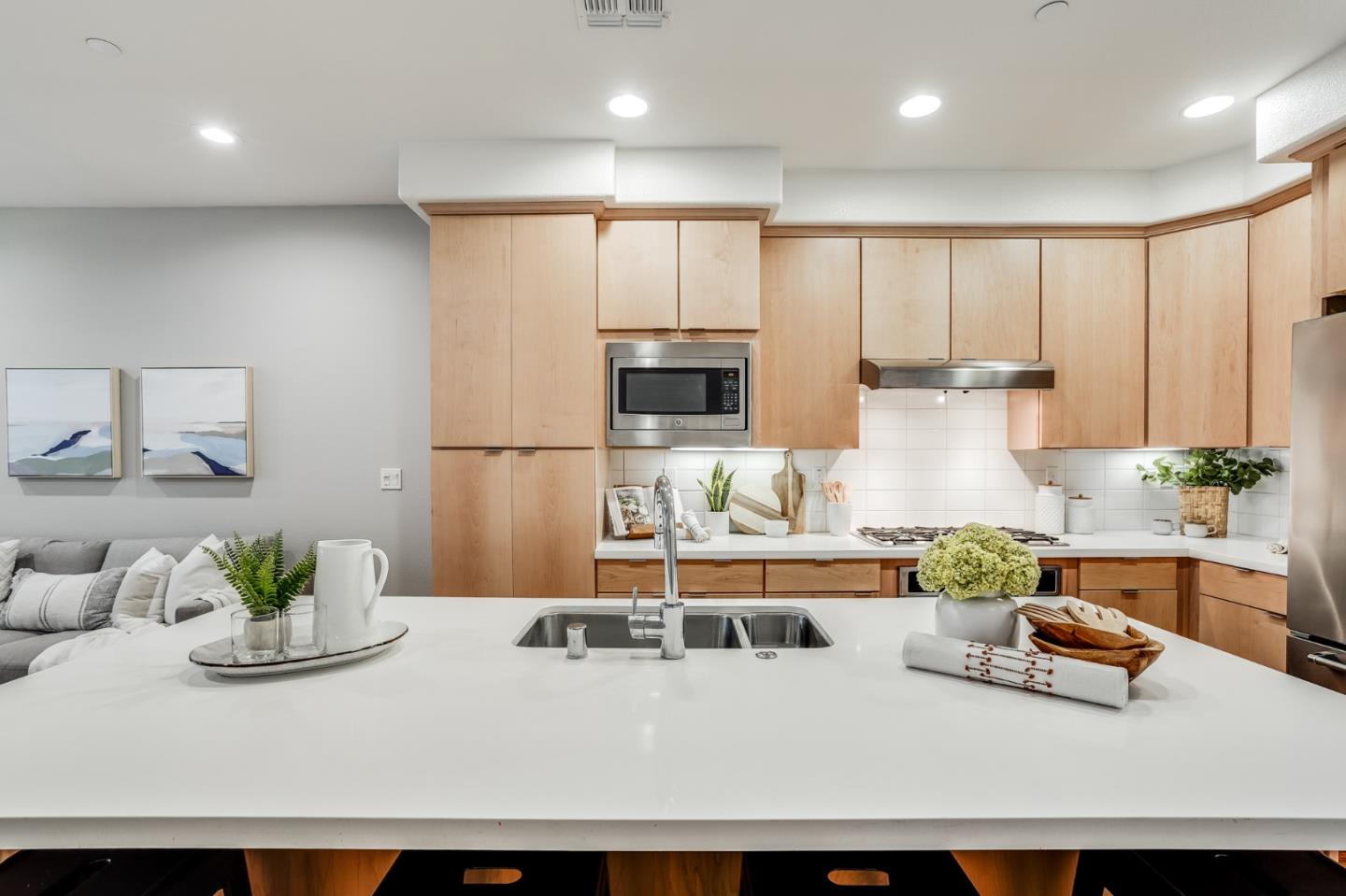 1655 Latitude Dr, #3