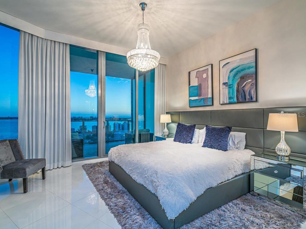 Vue Sarasota Bay Unit 1806
