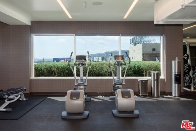 6250 Hollywood Boulevard, Unit 4D
