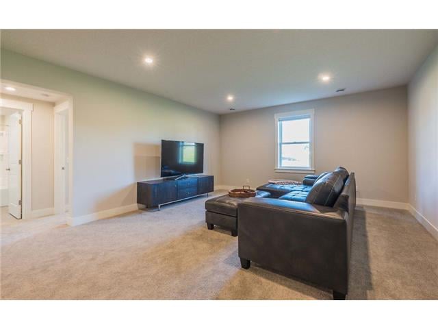 24540 Niblick Alcove, Shorewood