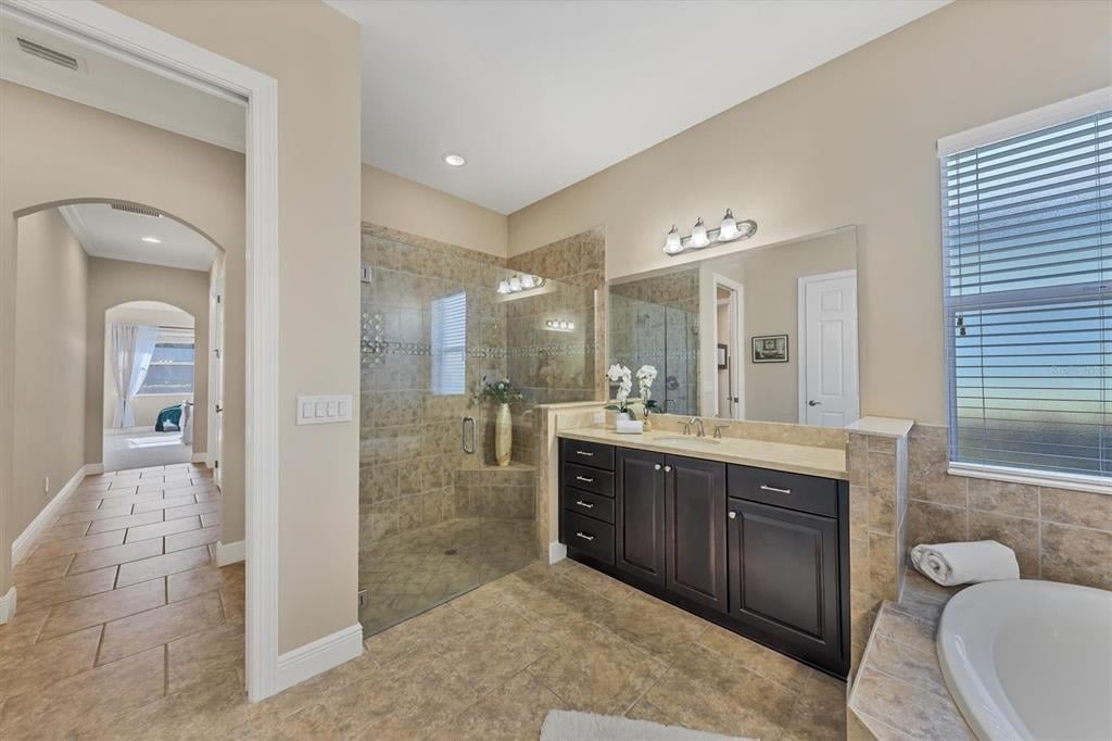 5211 Lake Overlook Ave, Bradenton, FL 34208