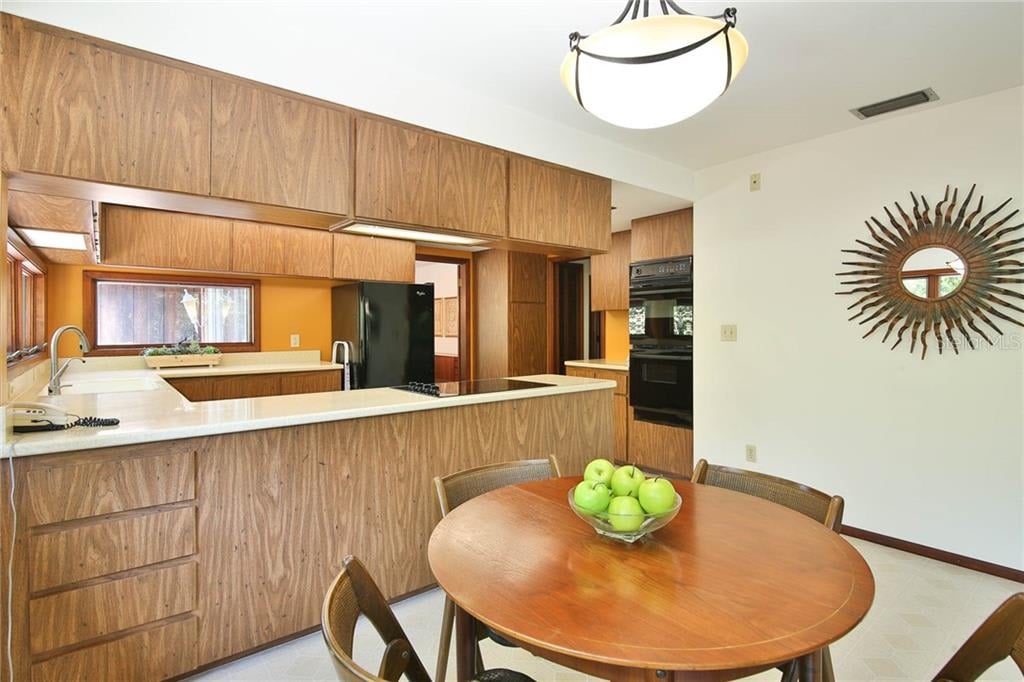 1311 Roberts Bay Ln