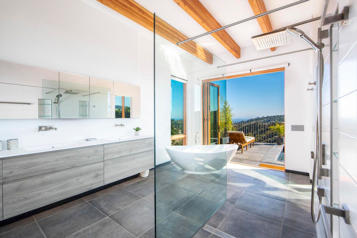 231 West Mountain Dr