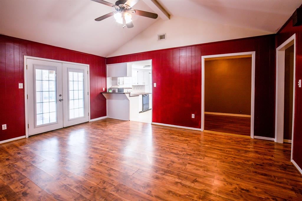 437 N Meinecke St Bellville, Tx 77418