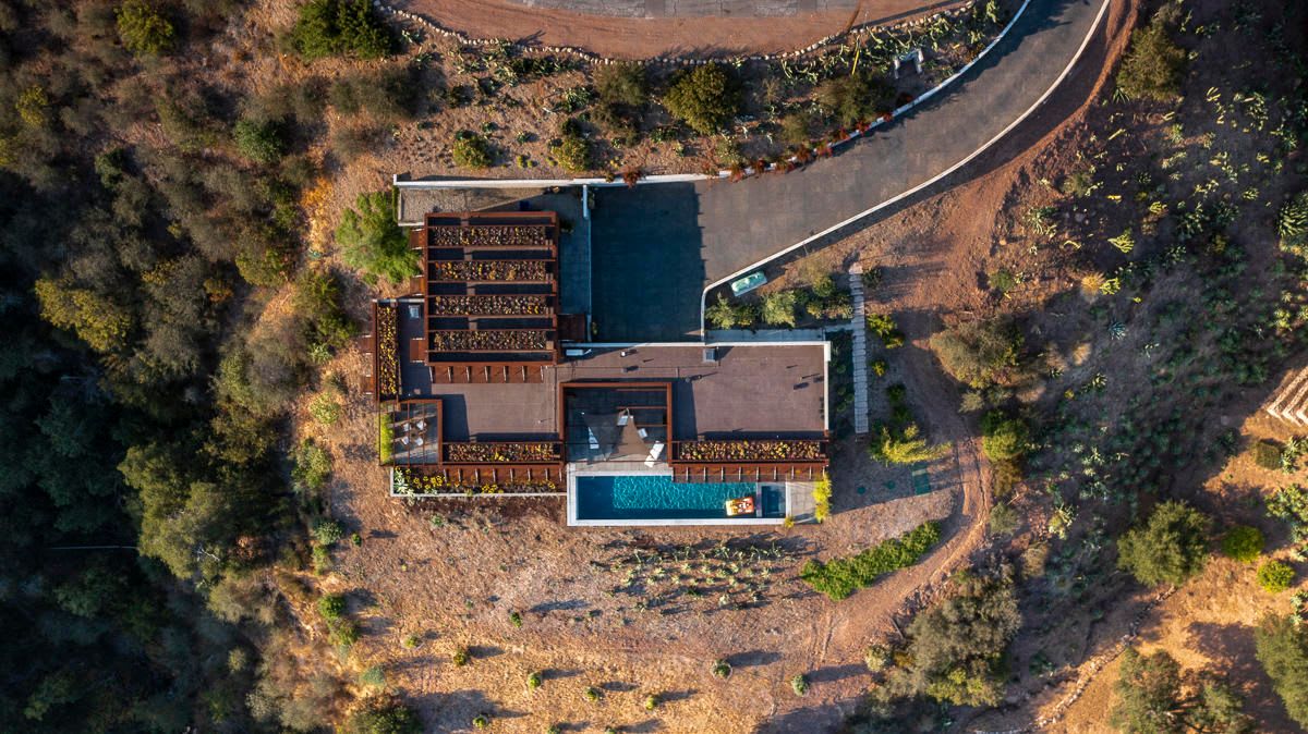 231 West Mountain Dr