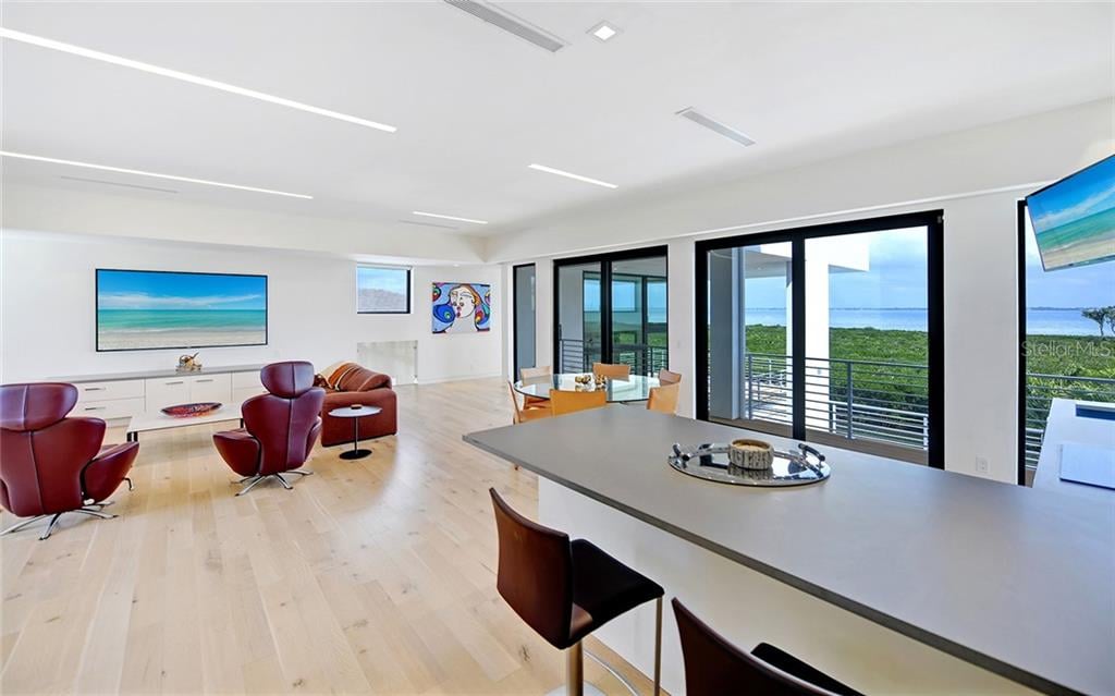 1580 Harbor Cay Lane