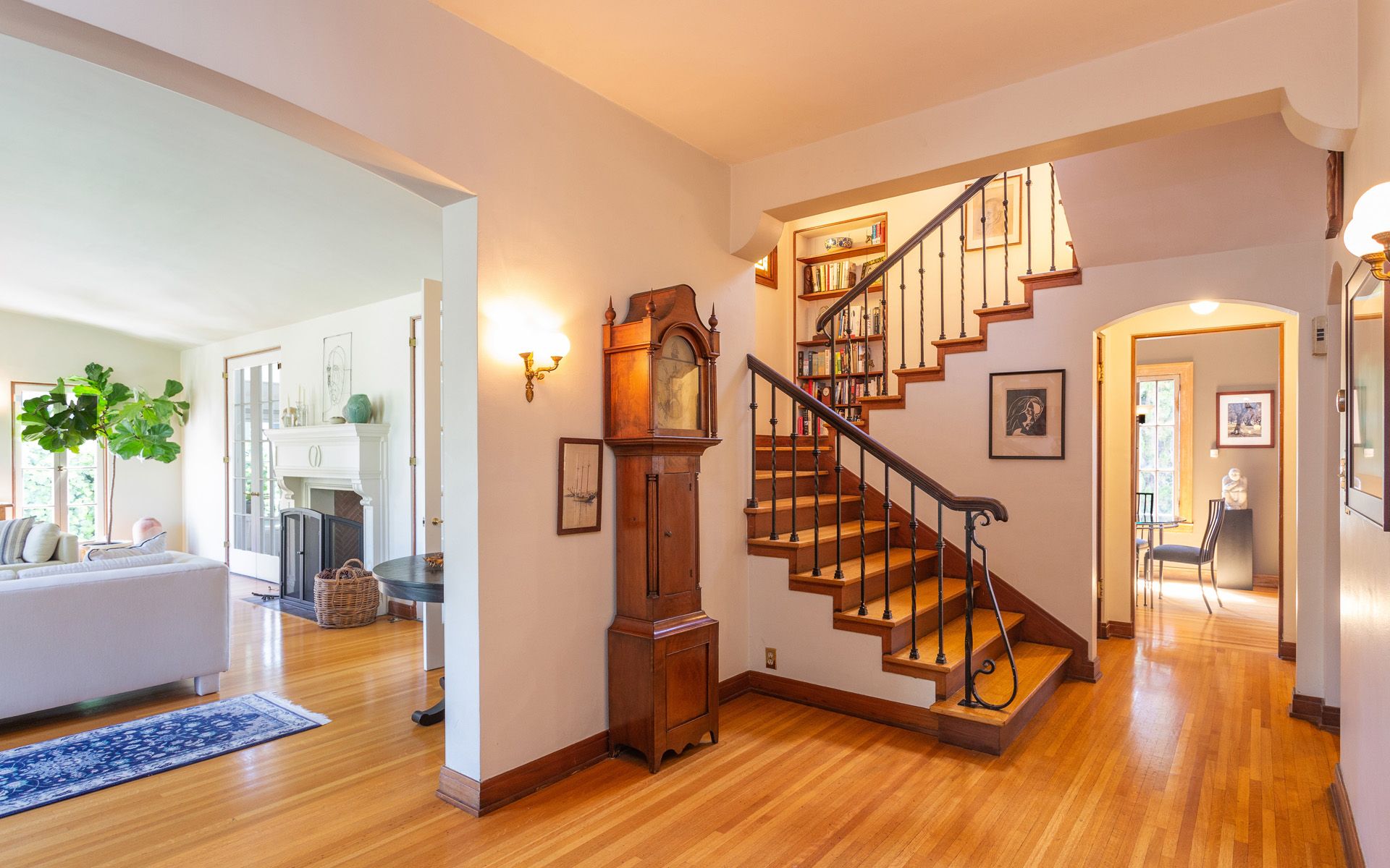 329 N Van Ness Ave, Larchmont