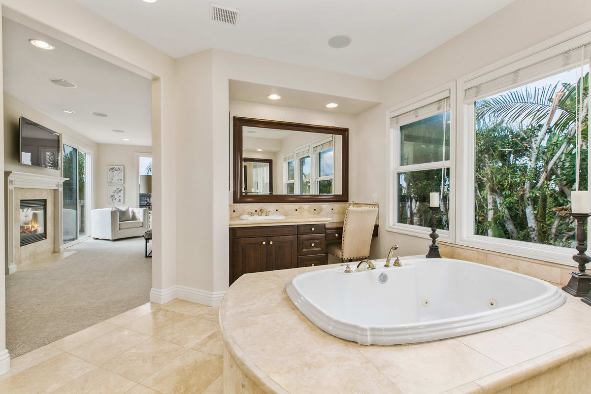 5255 Raven Hill Point