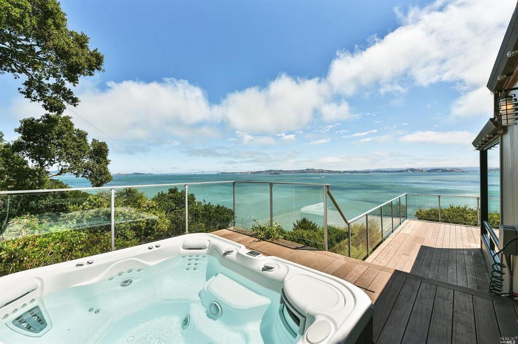 Extraordinary Contemporary Residence
