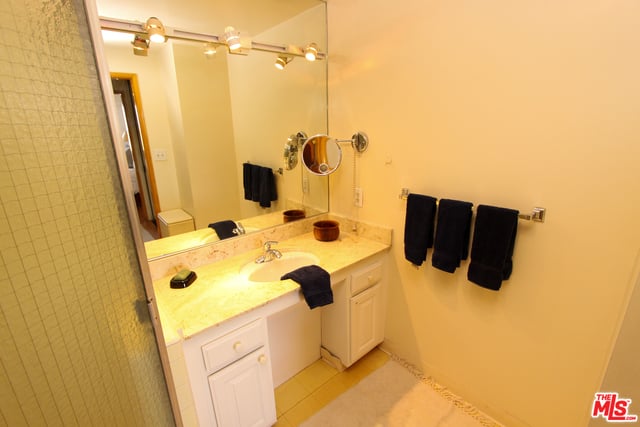 1155 North La Cienega Boulevard, Unit 808