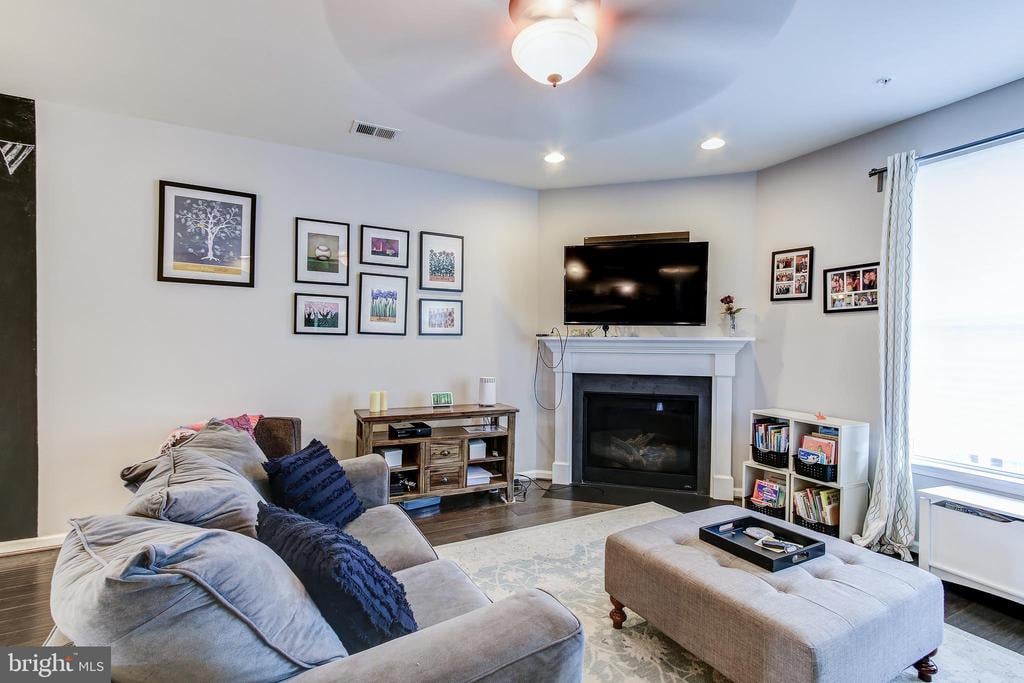 8127 Greenbelt Station Pkwy, #303M