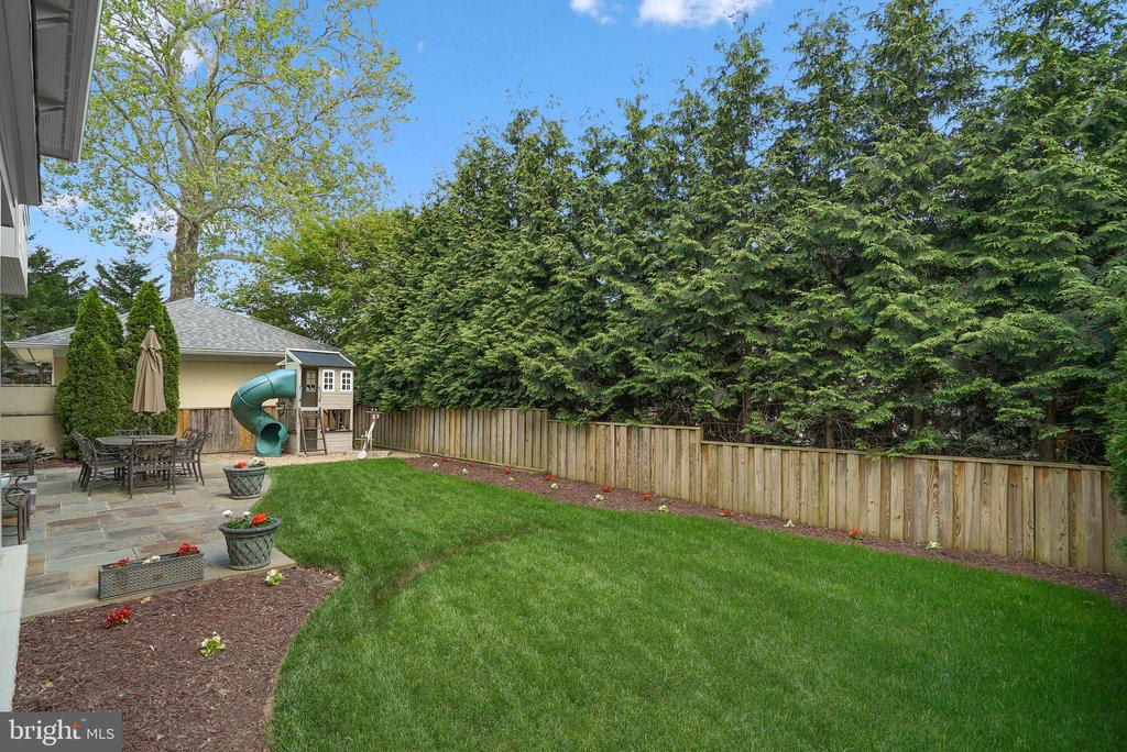 5118 WESSLING LANE
