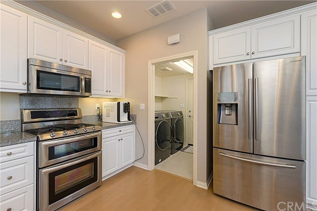 131 Bright Poppy, Irvine 