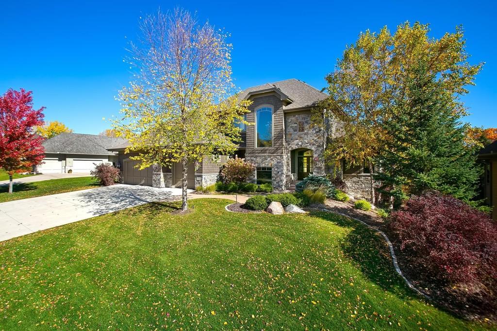 Stunning Wooddale-Built Home in Eden Prairie!