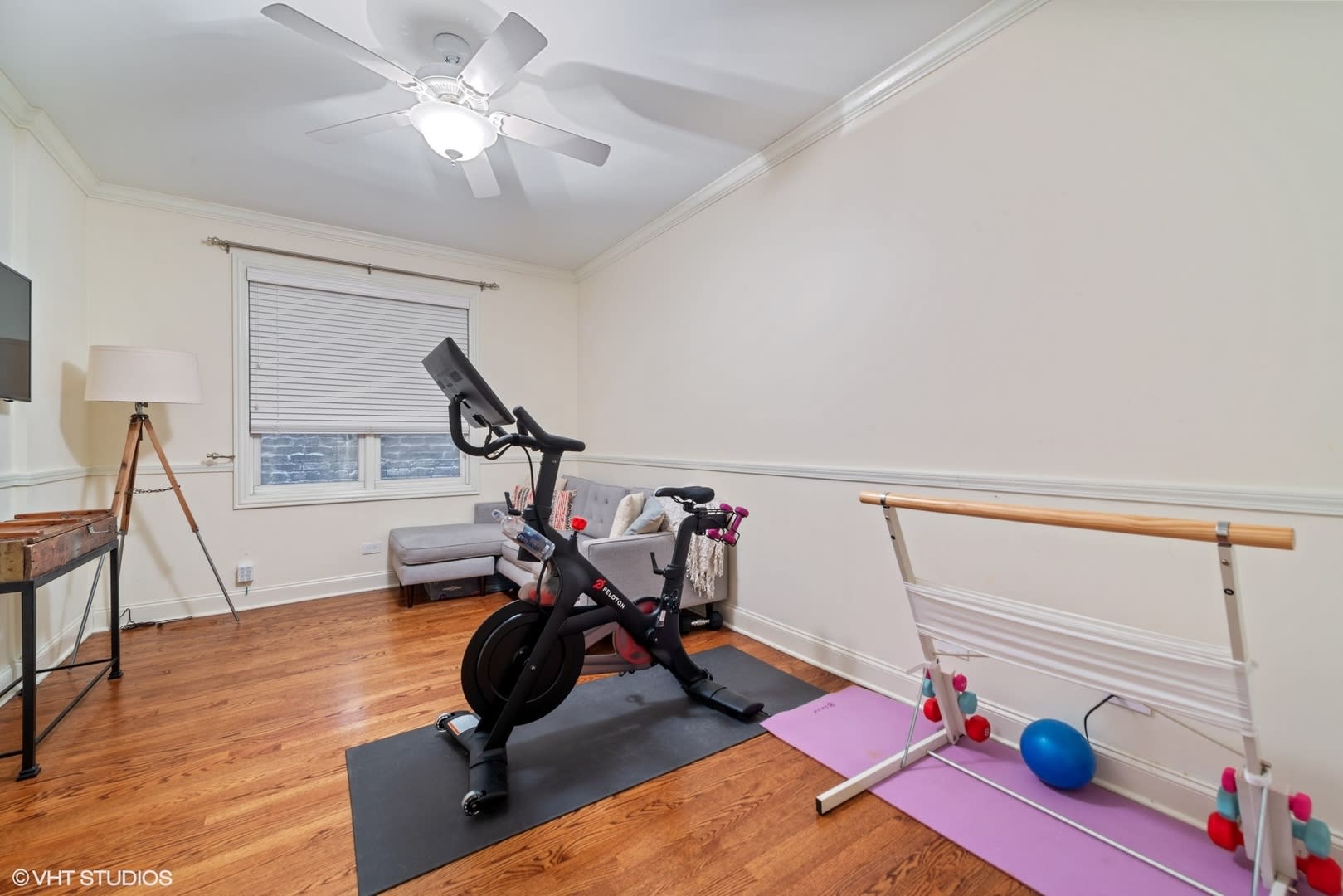 2055 W Belmont #2