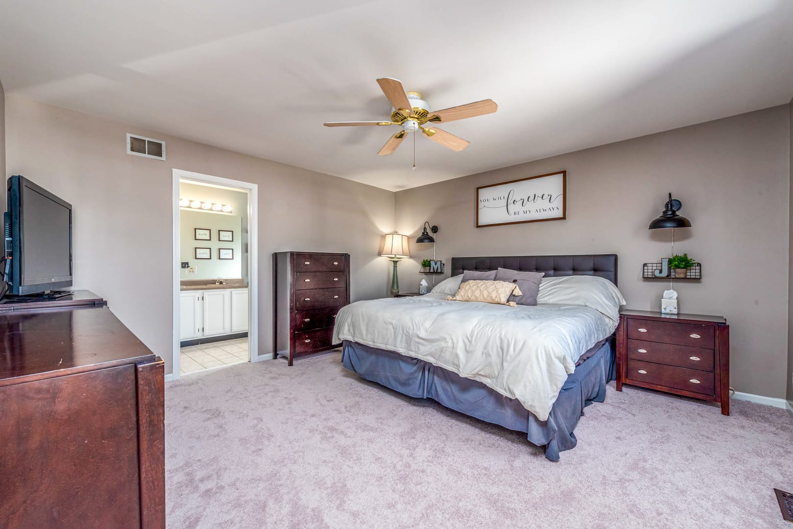 5390 Lansbury Circle