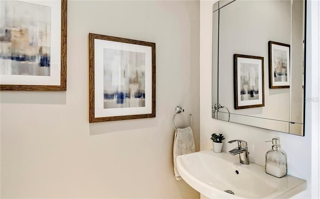 111 S Pineapple Ave #821