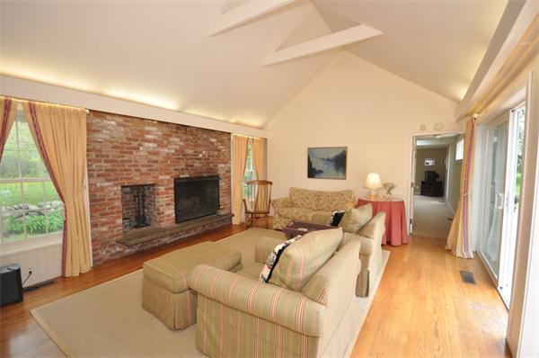 1114 Lowell Rd