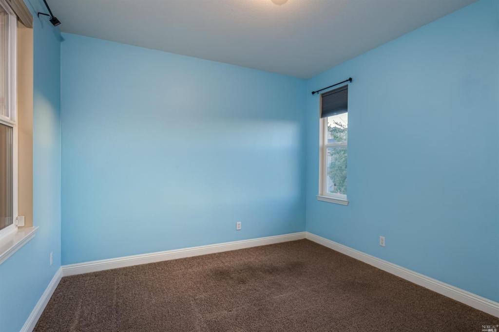 221 Jacquelyn Ln