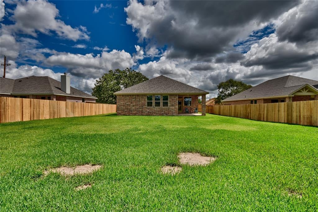 42 Briarwood Lane Bellville, Tx 77418