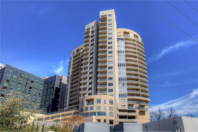 603 Davis St, #611