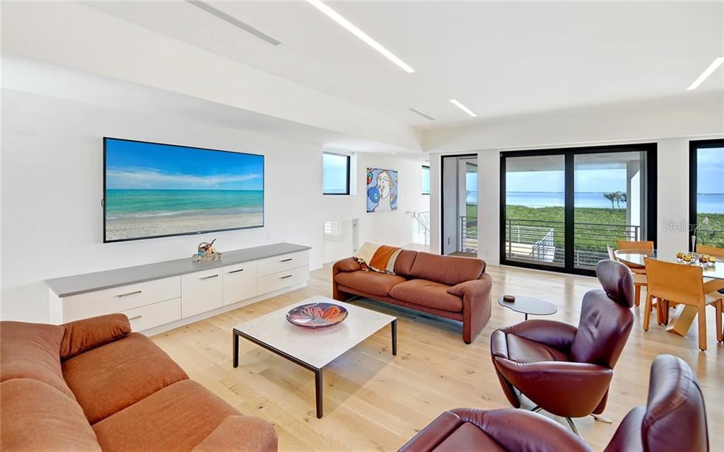 1580 Harbor Cay Lane