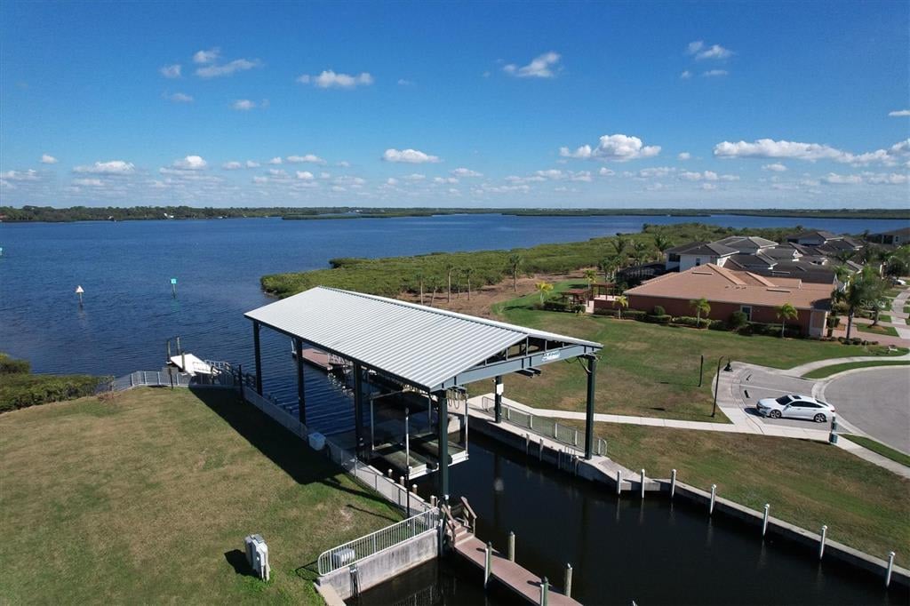 5211 Lake Overlook Ave, Bradenton, FL 34208