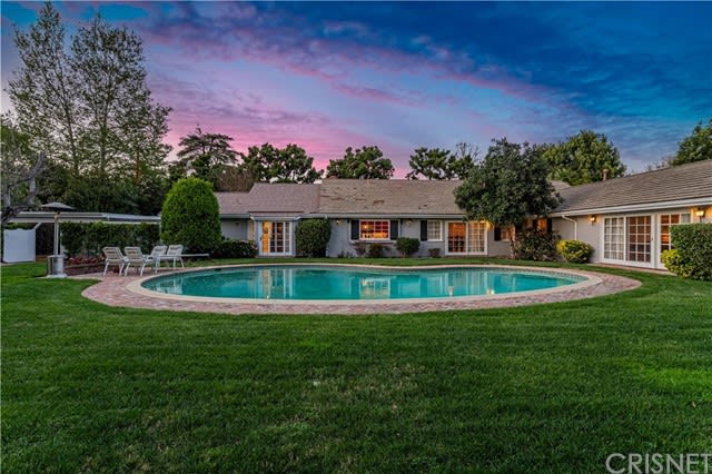Private Oasis in Toluca Lake