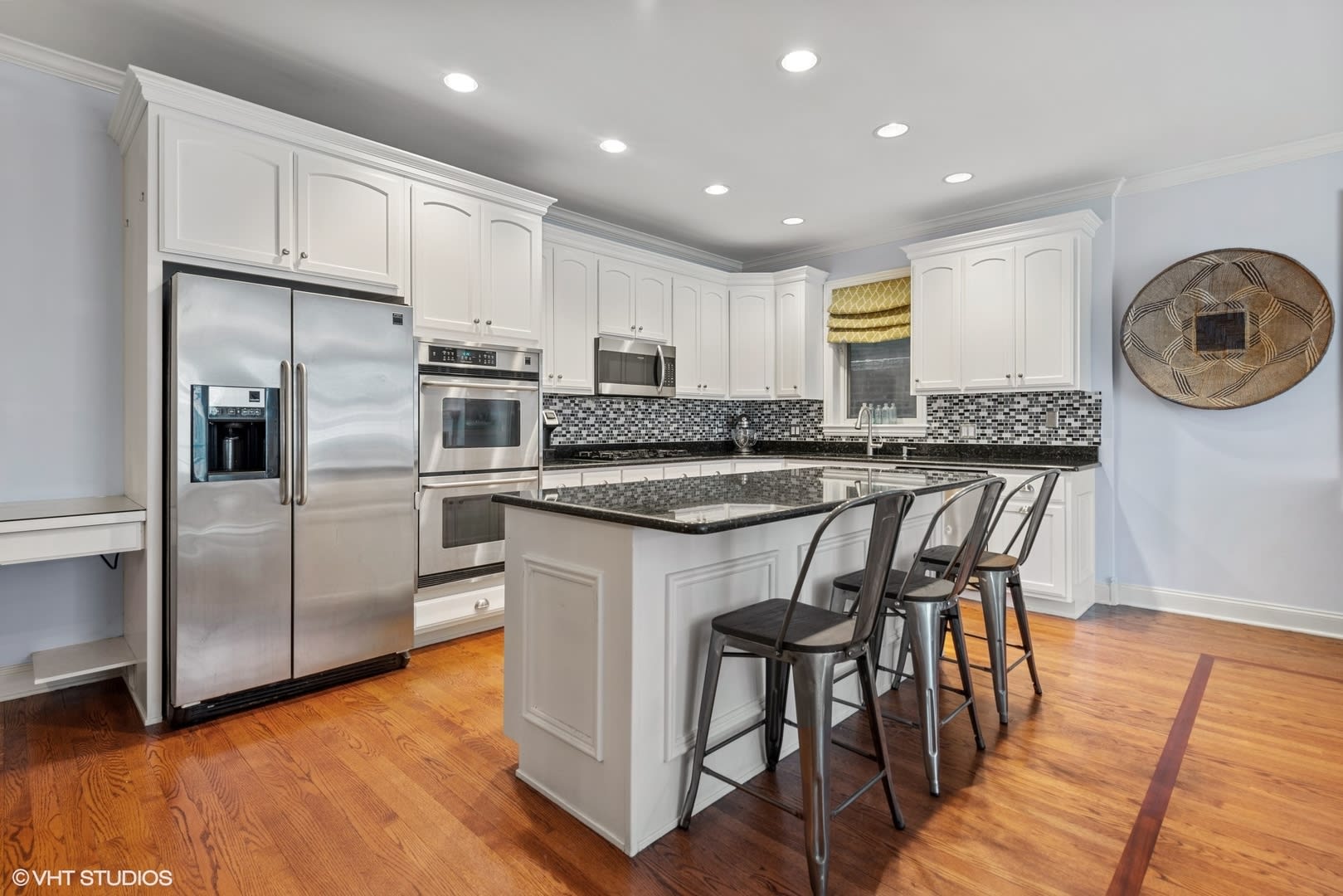 2055 W Belmont #2