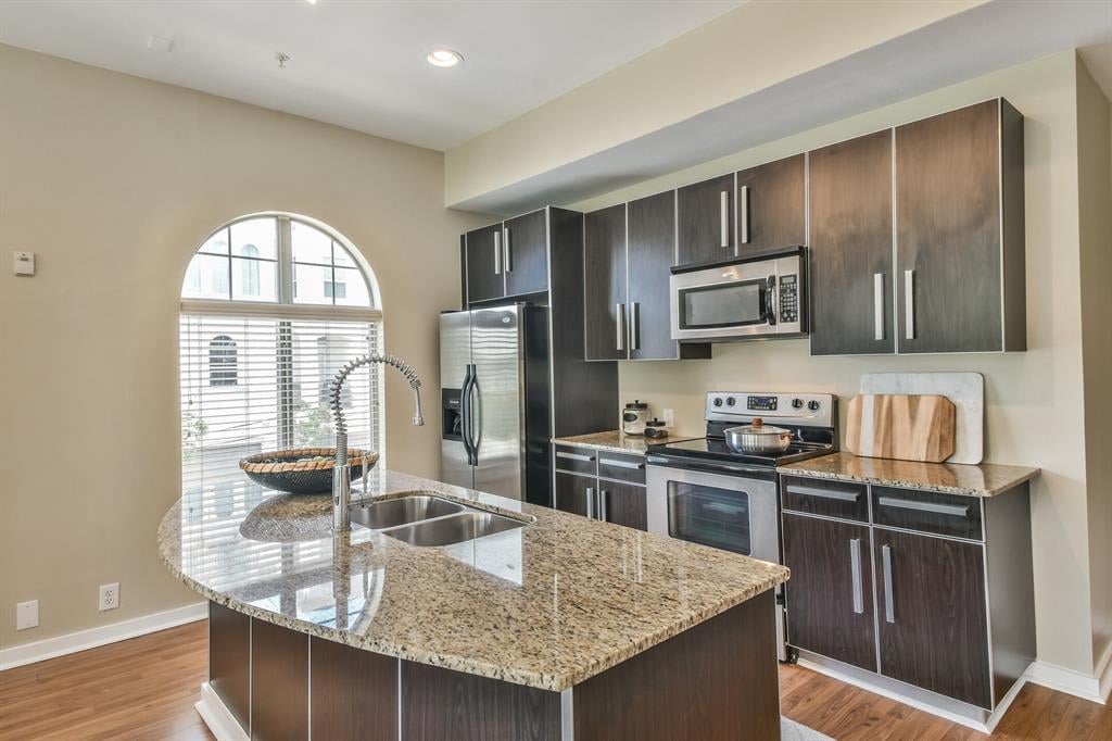 806 Jackson Hill Street Unit: 201