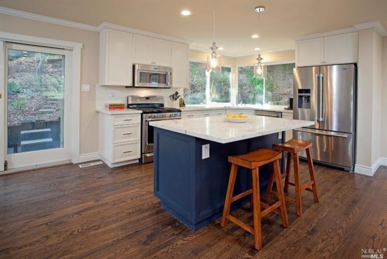 37 Oak Springs Dr